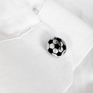 cubreboton metalico para el puño de la camisa, diseño futbol