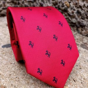 corbata seda roja caballos
