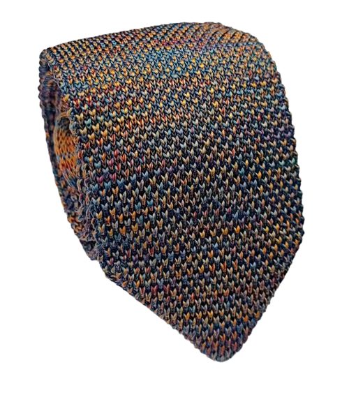 corbata tejida punta triangular
