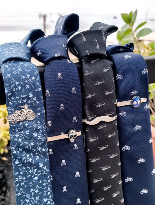 Sujeta corbata en 4 diseños