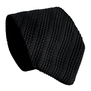 corbata tejida negra en punta