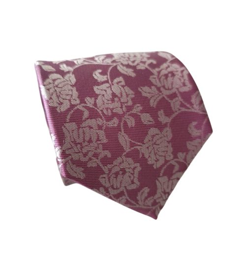corbata rosada tejida rosas