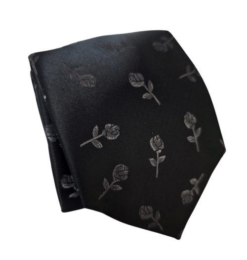 corbata negra delgada