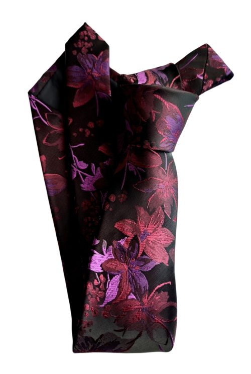 corbata burdeo tejida flores sobre tono